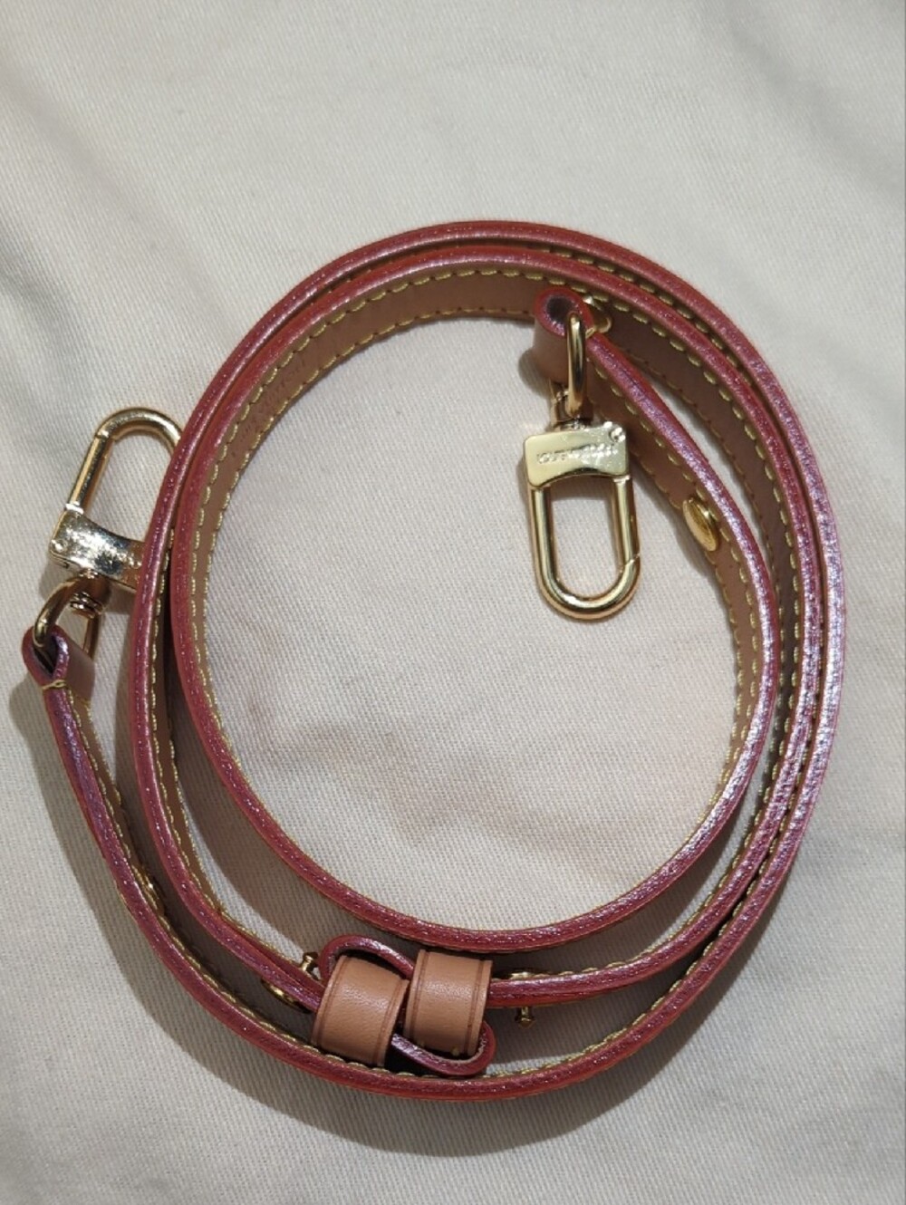 Louis Vuitton Monogram Loop - Picture 5 of 11